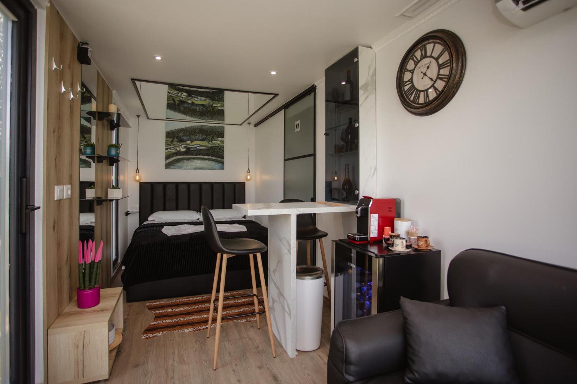 446 Tiny House Shiroke Villa Exterior photo