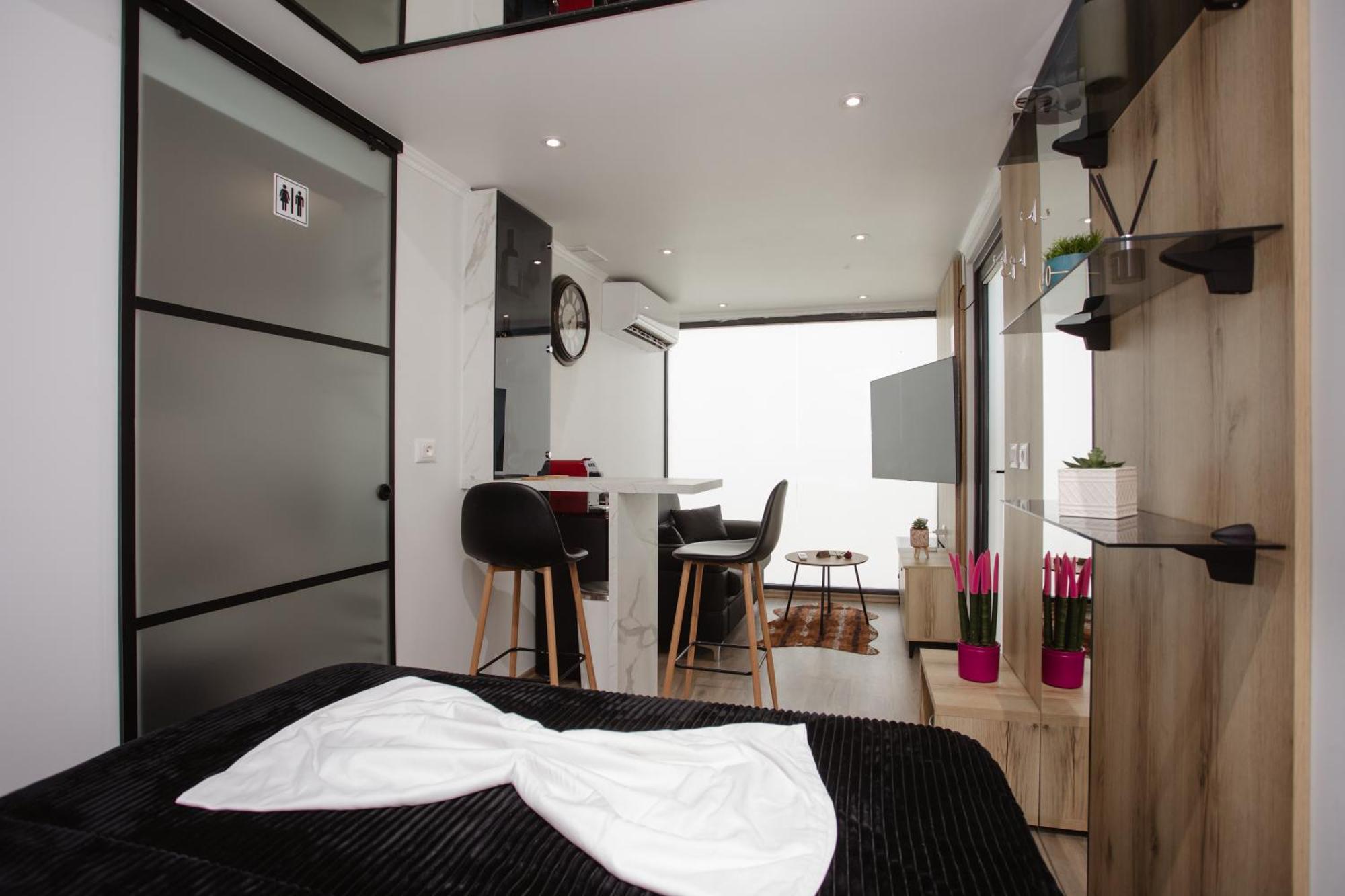 446 Tiny House Shiroke Villa Exterior photo