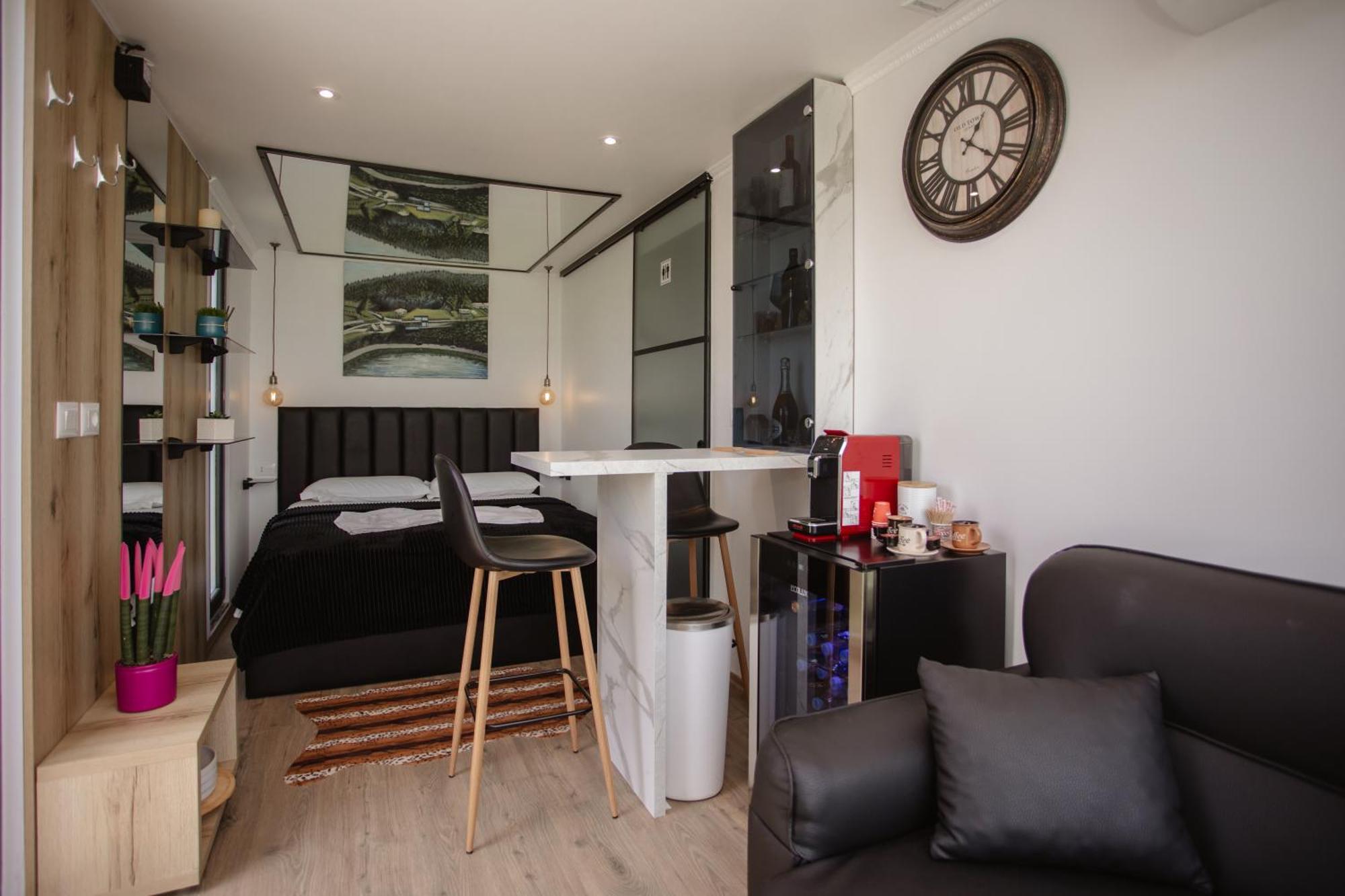 446 Tiny House Shiroke Villa Exterior photo