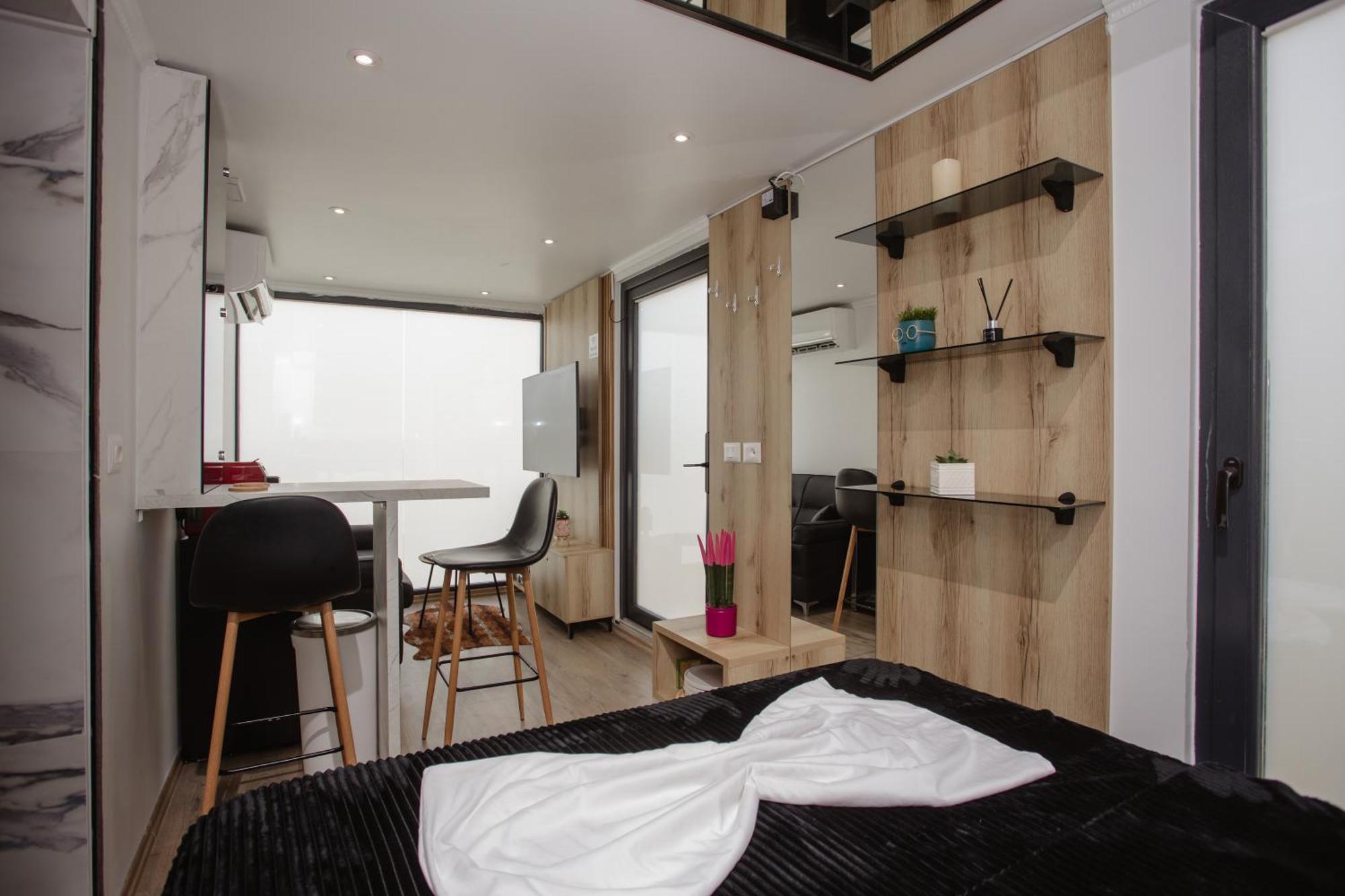 446 Tiny House Shiroke Villa Exterior photo