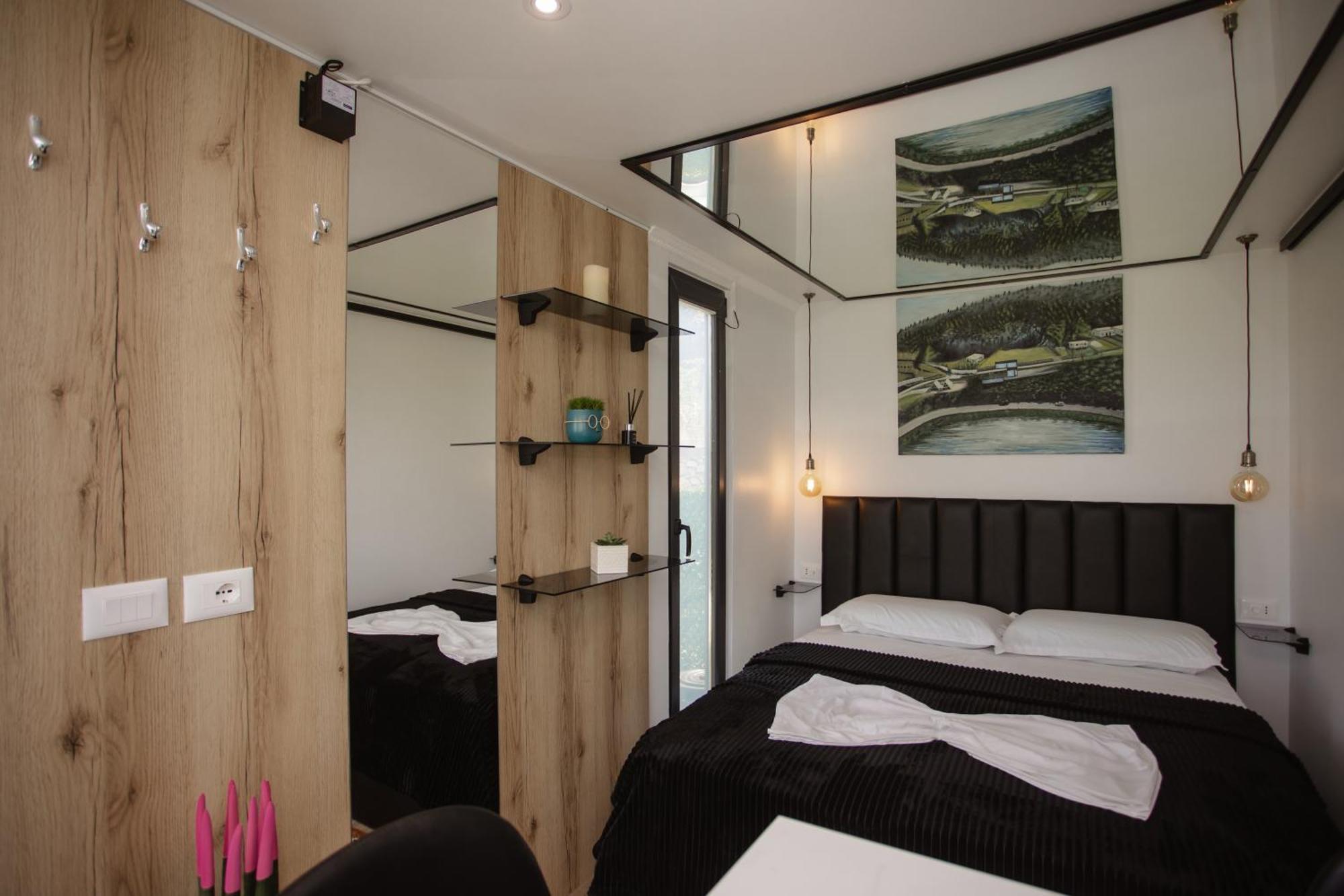 446 Tiny House Shiroke Villa Exterior photo