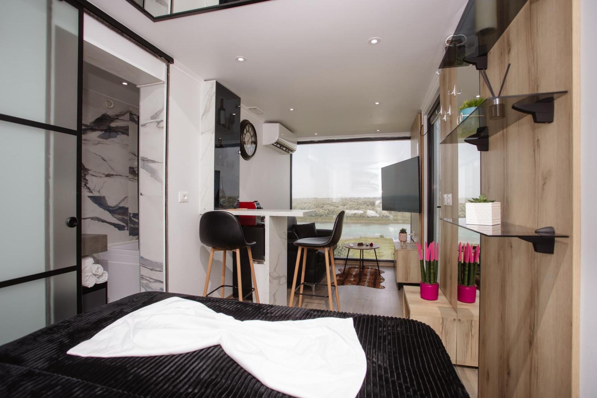 446 Tiny House Shiroke Villa Exterior photo